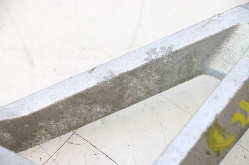 photo de SOPORTE ESTRIBERA TRASERA DERECHA DAELIM VJ ROADWIN 125 (2004 - 2007) - Vista general del producto