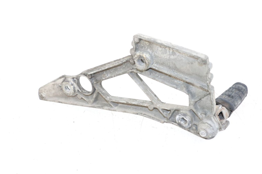 photo de SOPORTE ESTRIBERA TRASERA DERECHA YAMAHA XJ F 900 (1983 - 1994) - Otra perspectiva