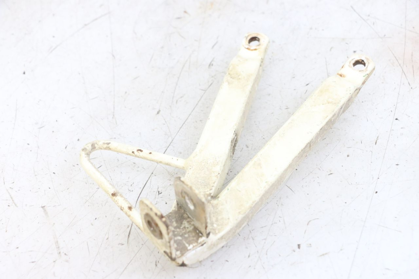 photo de PLATINA APOYA PIE TRASERO DERECHO PEUGEOT XP6 50 (1997 - 2003) - Otra perspectiva