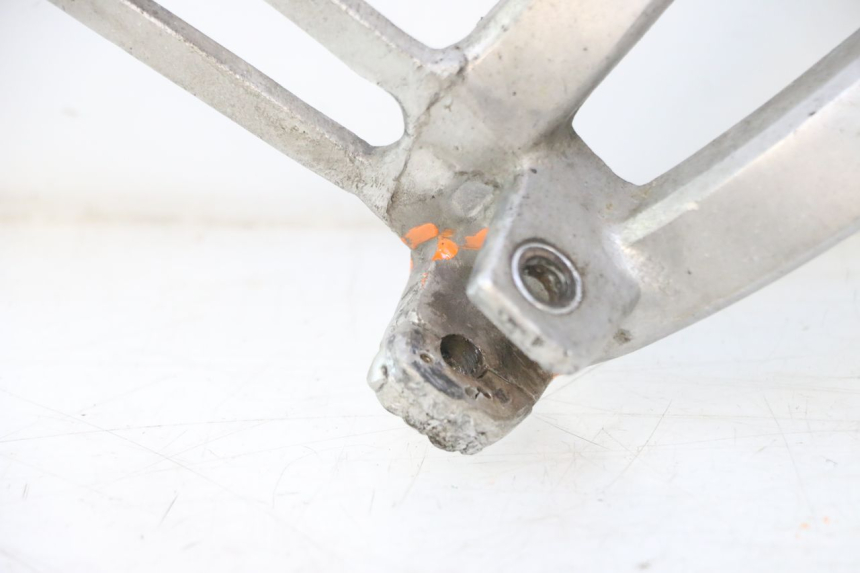 photo de SOPORTE ESTRIBERA TRASERA DERECHA HONDA XRV AFRICA TWIN 750 (1990 - 1992) - Zoom sobre los componentes