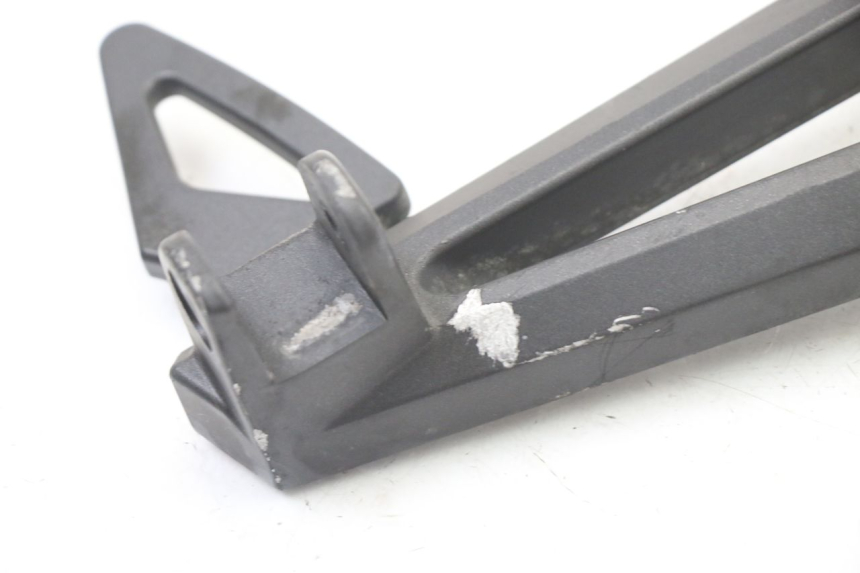 photo de SOPORTE ESTRIBERA TRASERA DERECHA YAMAHA FZ6 FAZER S2 600 (2007 - 2011) - Detalle de la pieza