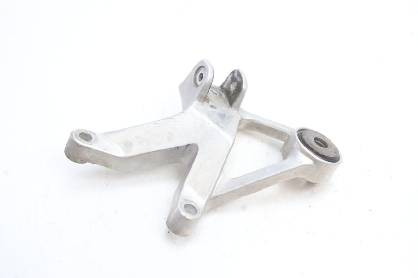 photo de SOPORTE ESTRIBERA TRASERA DERECHA YAMAHA YZF R GENESIS 750 (1993 - 1998) - Zoom estado de uso