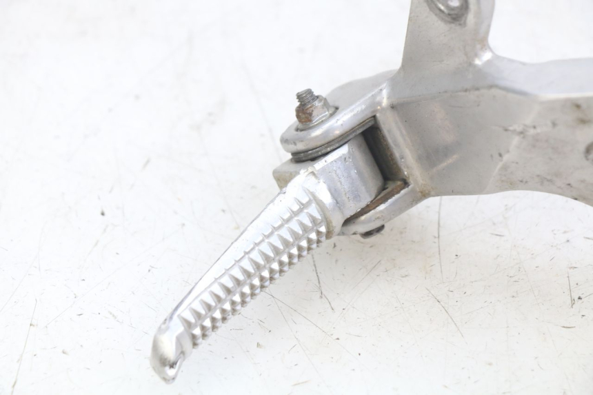 photo de PLACA DE APOYO DEL PIE TRASERO DERECHO YAMAHA YZF R THUNDERCAT 600 (1996 - 2003) - Detalles de los puntos de fijación