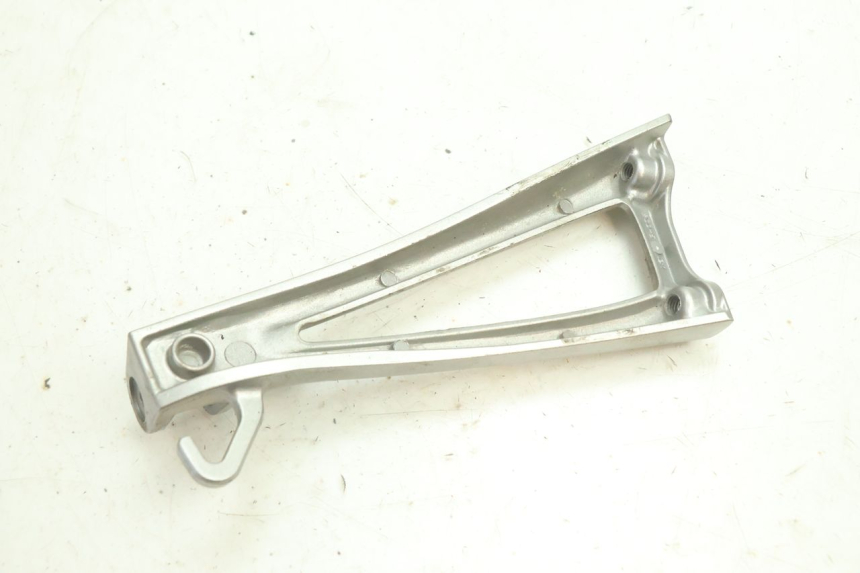 photo de SOPORTE ESTRIBERA TRASERA DERECHA YAMAHA YZF R6 600 (2008 - 2009) - Zoom estado de uso