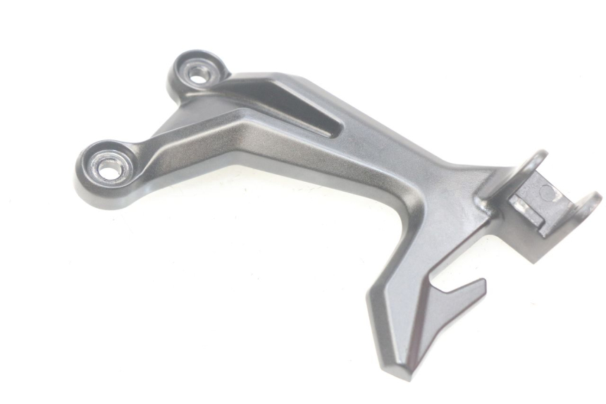 photo de PLATINA APOYA PIE TRASERO DERECHO KAWASAKI Z 650 (2016 - 2019) - Zoom estado de uso