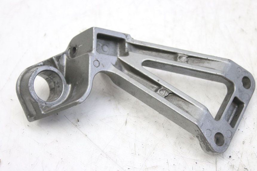 photo de PLACA DE APOYO DEL PIE TRASERO DERECHO KAWASAKI ZX-6R ZX6R 600 (1995 - 1997) - Detalle de la pieza