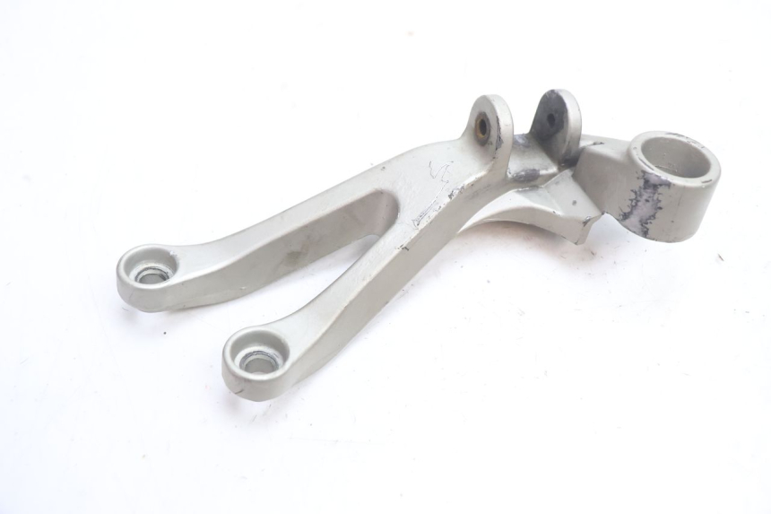 photo de SOPORTE ESTRIBERA TRASERA DERECHA KAWASAKI ZX-6R ZX6R 600 (2000 - 2002) - Primer plano técnico