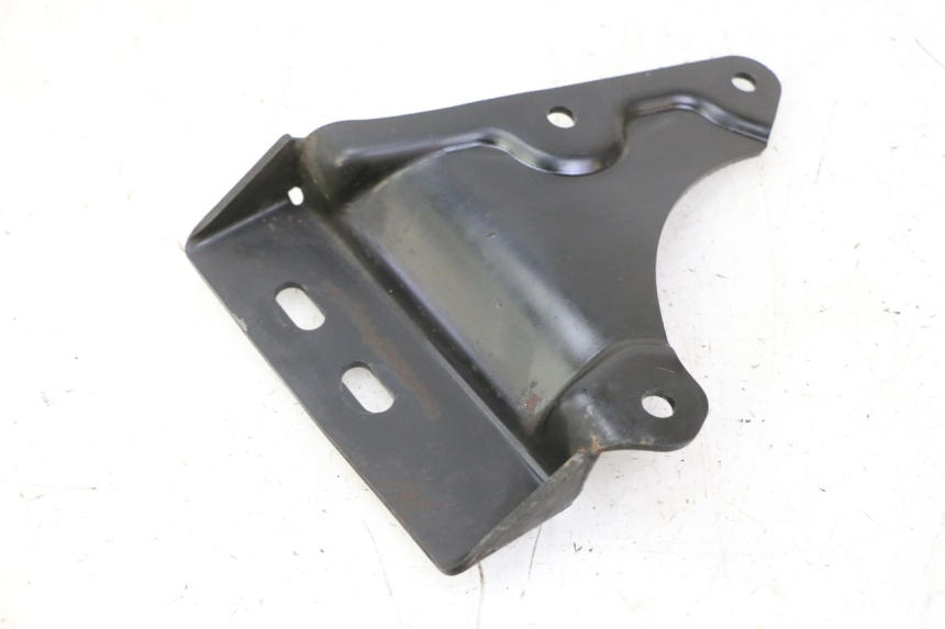 photo de SOPORTE ESTRIBERA TRASERA IZQUIERDA QUADRO 4 4D 350 (2015 - 2018) - Vista principal