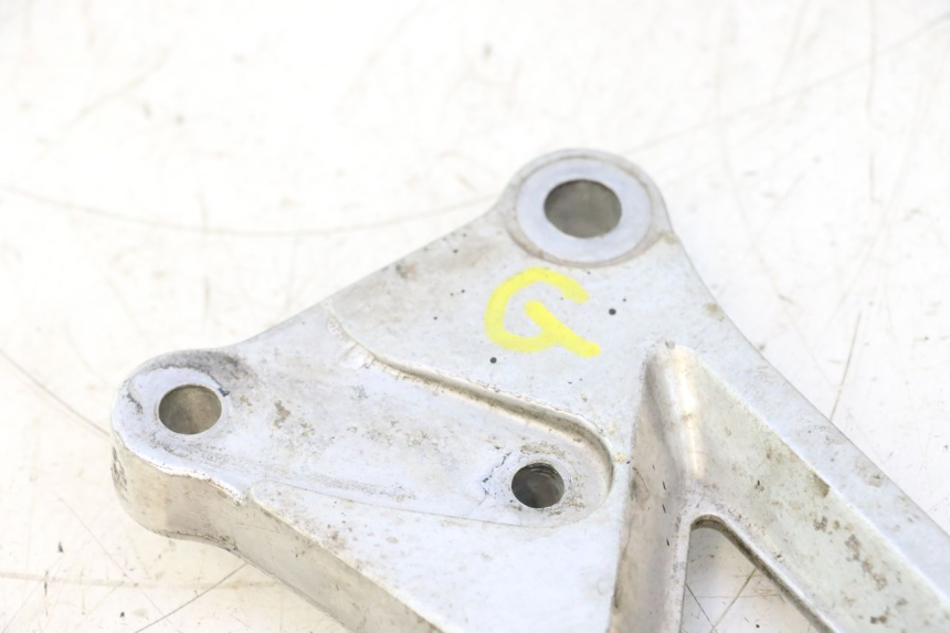 photo de SOPORTE ESTRIBERA TRASERA IZQUIERDA HONDA CB TWO FIFTY 250 (1991 - 2002) - Detalle de la pieza