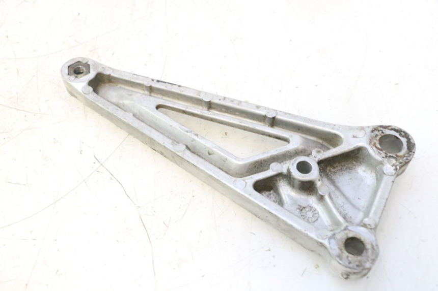 photo de SOPORTE ESTRIBERA TRASERA IZQUIERDA HONDA CB TWO FIFTY 250 (1991 - 2002) - Primer plano técnico