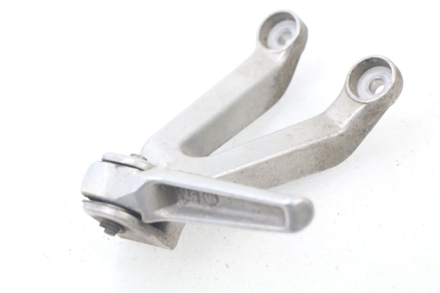 photo de SOPORTE ESTRIBERA TRASERA IZQUIERDA HONDA CBR 919 RR FIREBLADE 900 (1998 - 1999) - Detalle de la pieza