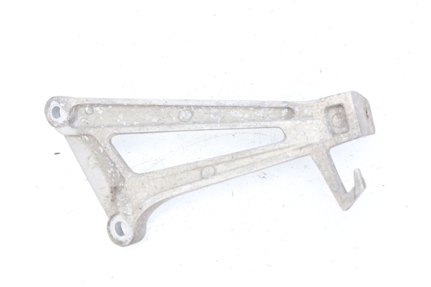 photo de SOPORTE ESTRIBERA TRASERA IZQUIERDA HONDA CBR R 125 (2003 - 2006) - Zoom estado de uso