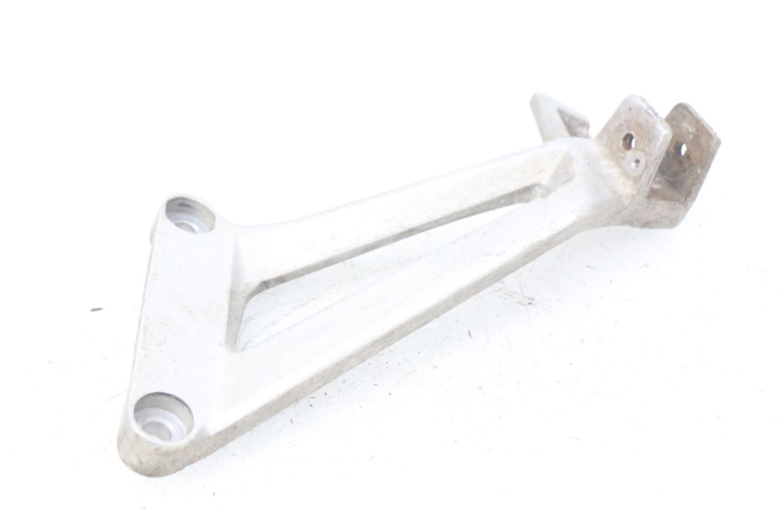 photo de SOPORTE ESTRIBERA TRASERA IZQUIERDA HONDA CBR R 125 (2003 - 2006) - Otra perspectiva
