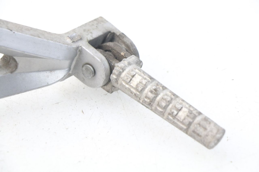 photo de SOPORTE ESTRIBERA TRASERA IZQUIERDA HYOSUNG COMET GTR 125 (2007 - 2014) - Otra perspectiva