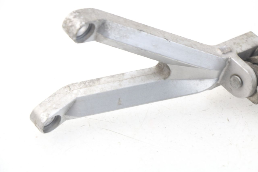 photo de SOPORTE ESTRIBERA TRASERA IZQUIERDA HYOSUNG COMET GTR 125 (2007 - 2014) - Primer plano técnico