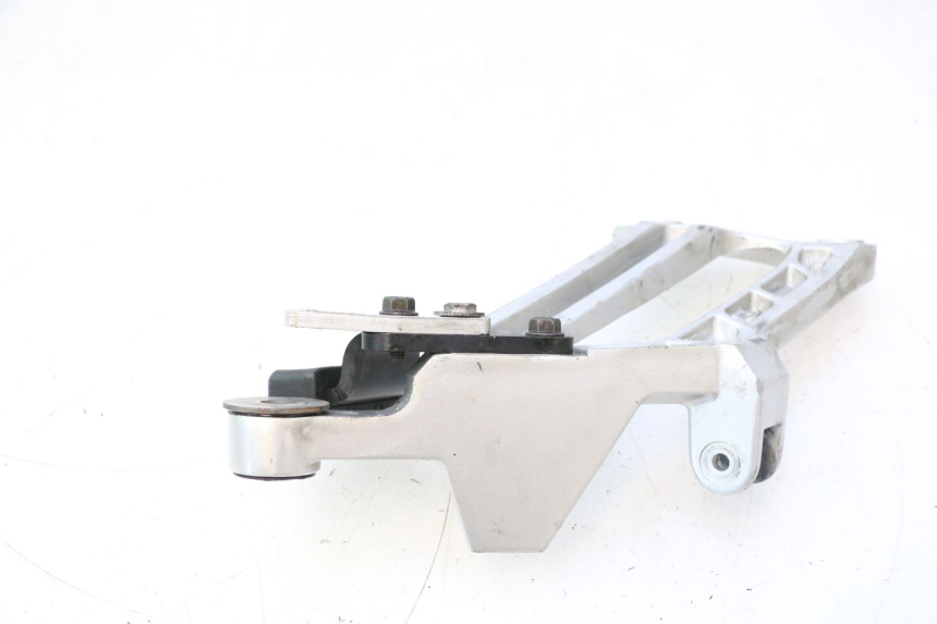 photo de SOPORTE ESTRIBERA TRASERA IZQUIERDA YAMAHA FJR 1300 (2001 - 2005) - Otra perspectiva