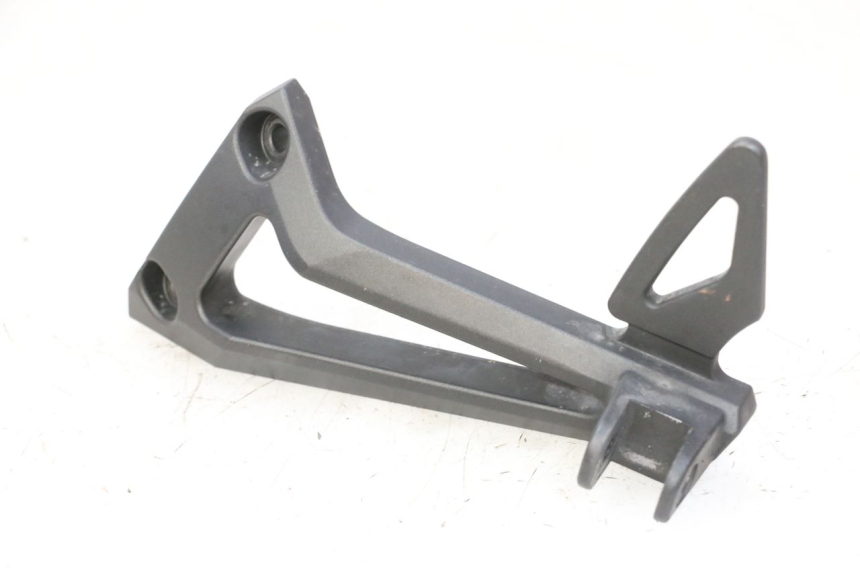 photo de SOPORTE ESTRIBERA TRASERA IZQUIERDA YAMAHA FZ6 FAZER S2 600 (2007 - 2011) - Vista principal