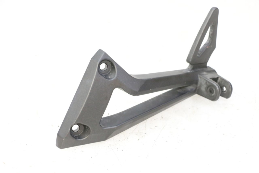 photo de SOPORTE ESTRIBERA TRASERA IZQUIERDA YAMAHA FZ6 FAZER S2 600 (2007 - 2011) - Primer plano técnico
