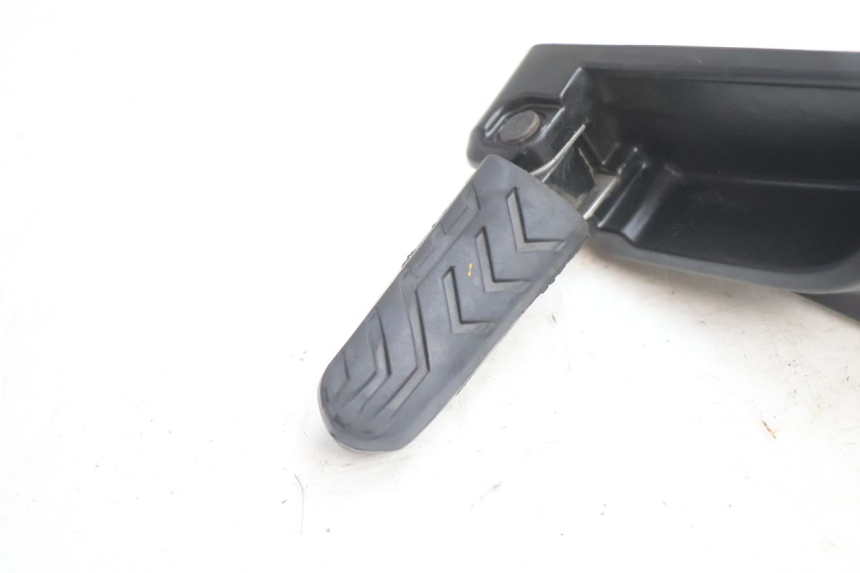 photo de PLACA DE APOYO DEL PIE TRASERO IZQUIERDO GILERA GP 800 (2007 - 2013) - Detalle de la pieza