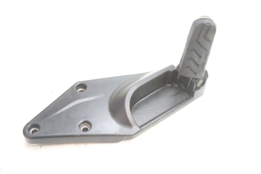 photo de PLACA DE APOYO DEL PIE TRASERO IZQUIERDO GILERA GP 800 (2007 - 2013) - Otra perspectiva