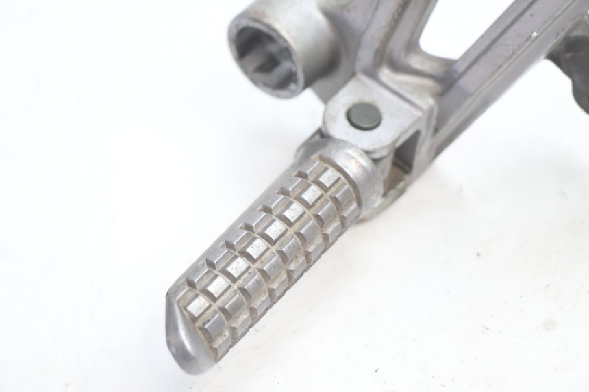 photo de SOPORTE ESTRIBERA TRASERA IZQUIERDA KAWASAKI GPX F ZX750F 750 (1986 - 1990) - Detalle de la pieza