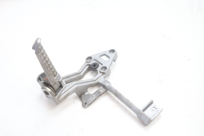 photo de SOPORTE ESTRIBERA TRASERA IZQUIERDA KAWASAKI GPX F ZX750F 750 (1986 - 1990) - Zoom estado de uso