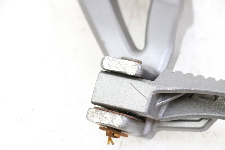 photo de SOPORTE ESTRIBERA TRASERA IZQUIERDA NECO GPX LC 2T 50 (2014 - 2018) - Zoom estado de uso