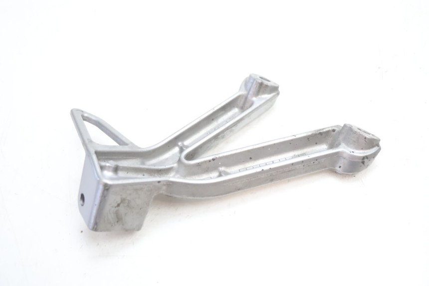 photo de SOPORTE ESTRIBERA TRASERA IZQUIERDA SUZUKI GSF N BANDIT 1200 (2001 - 2005) - Otra perspectiva