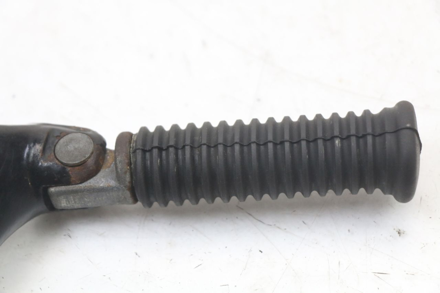 photo de SOPORTE ESTRIBERA TRASERA IZQUIERDA HARLEY DAVIDSON SPORTSTER XL CUSTOM 883 (1999 - 2006) - Primer plano técnico