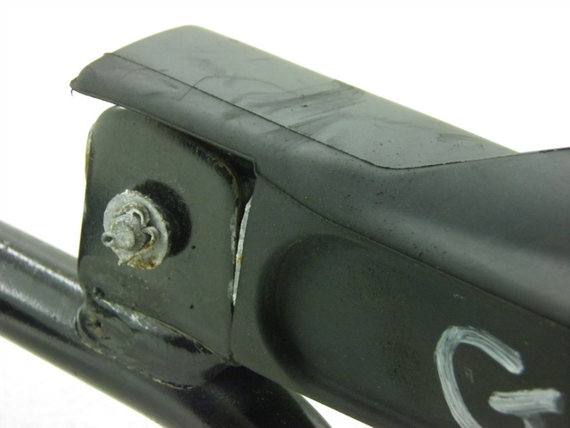 photo de SOPORTE ESTRIBERA TRASERA IZQUIERDA HONDA FES S-WING SWING ABS 125 (2007 - 2015) - Primer plano técnico