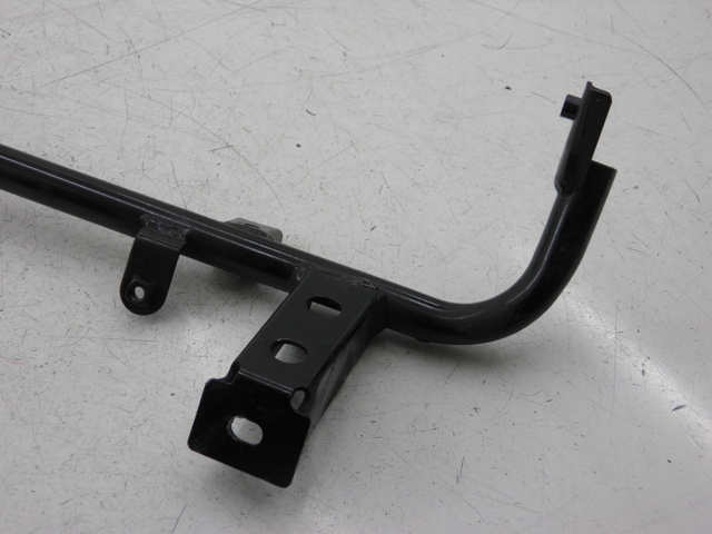 photo de SOPORTE ESTRIBERA TRASERA IZQUIERDA HONDA FES S-WING SWING ABS 125 (2007 - 2015) - Detalles de los puntos de fijación