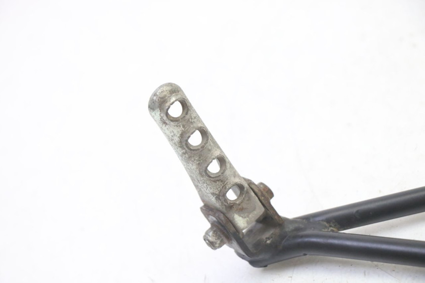 photo de PLATINA DE APOYO DEL PIE TRASERO IZQUIERDO RIEJU MRT 50 (2018 - 2021) - Detalle de la pieza