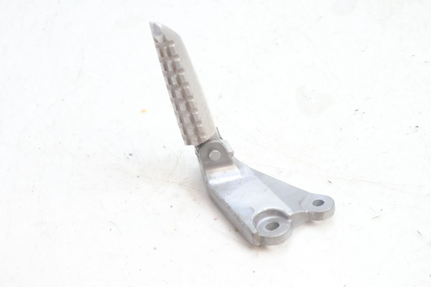 photo de SOPORTE ESTRIBERA TRASERA IZQUIERDA YAMAHA N-MAX NMAX 125 (2021 - 2024) - Primer plano técnico