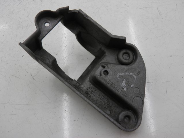 photo de SOPORTE ESTRIBERA TRASERA IZQUIERDA PEUGEOT JET FORCE CARBU 50 (2003 - 2016) - Detalle de la pieza