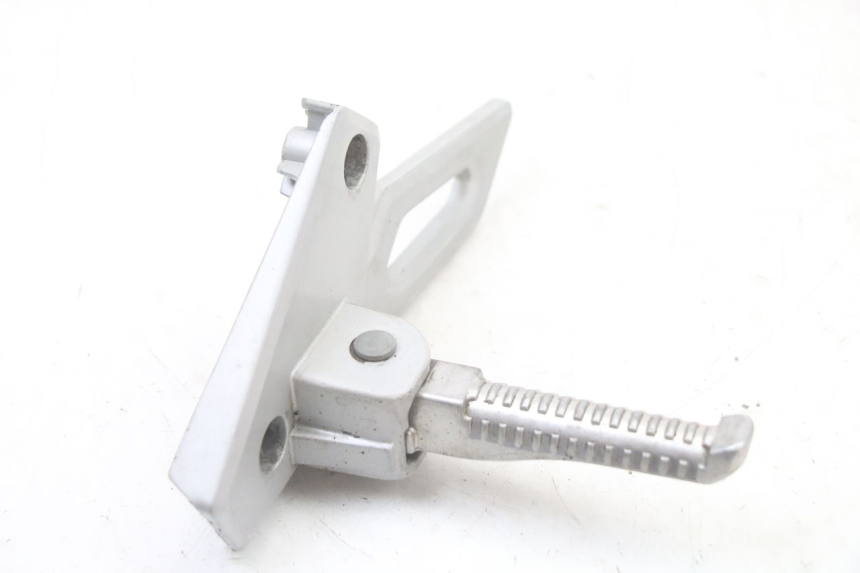 photo de SOPORTE ESTRIBERA TRASERA IZQUIERDA PEUGEOT SPEEDFIGHT 3 LC 2T 50 (2009 - 2015) - Detalle de la pieza