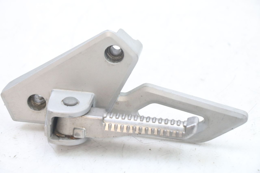 photo de SOPORTE ESTRIBERA TRASERA IZQUIERDA PEUGEOT SPEEDFIGHT 3 LC 2T 50 (2009 - 2015) - Otra perspectiva