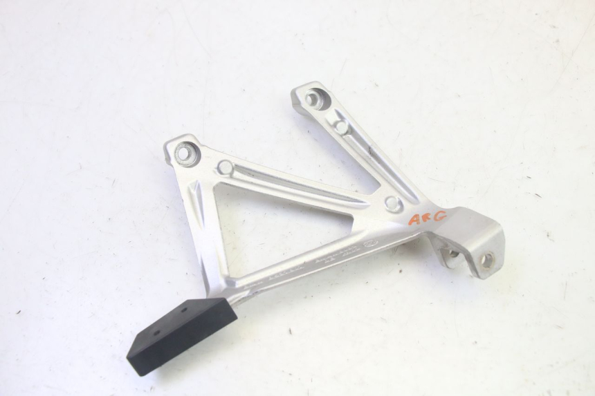 photo de SOPORTE ESTRIBERA TRASERA IZQUIERDA BMW R GS 1250 (2021 - 2024) - Zoom estado de uso