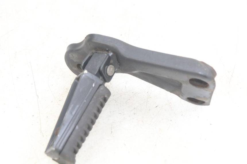 photo de PLACA DE APOYO DEL PIE TRASERO IZQUIERDO YAMASAKI ROADSTER 50 (2013 - 2018) - Otra perspectiva