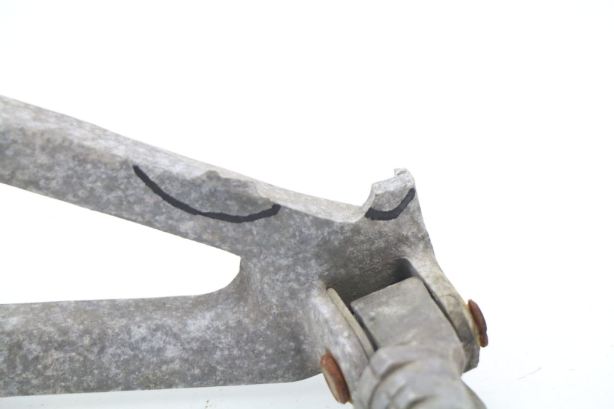photo de SOPORTE ESTRIBERA TRASERA IZQUIERDA APRILIA RS AF-1 125 (1990 - 1993) - Detalles de los puntos de fijación