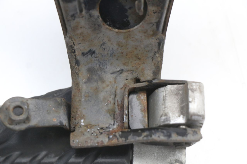 photo de SOPORTE ESTRIBERA TRASERA IZQUIERDA HONDA SH ABS 125 (2012 - 2017) - Detalles de los puntos de fijación