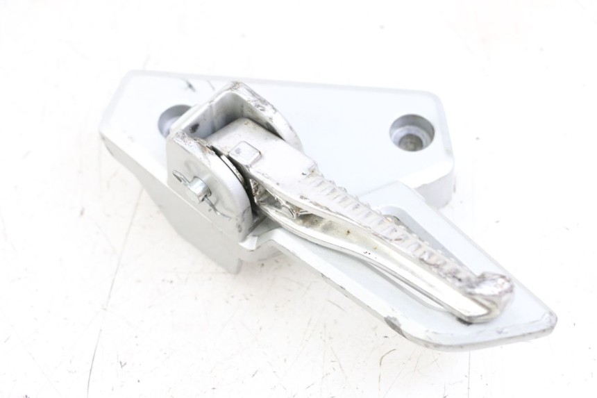 photo de SOPORTE ESTRIBERA TRASERA IZQUIERDA PEUGEOT SPEEDFIGHT 4 2T 50 (2015 - 2019) - Primer plano técnico