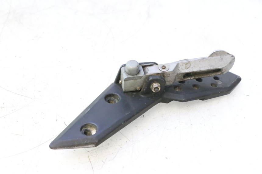 photo de SOPORTE ESTRIBERA TRASERA IZQUIERDA KYMCO SUPER 8 2T 50 (2007 - 2013) - Detalles de los puntos de fijación