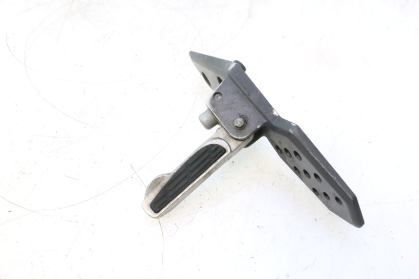 photo de SOPORTE ESTRIBERA TRASERA IZQUIERDA KYMCO SUPER 8 2T 50 (2007 - 2013) - Estado de la superficie y material
