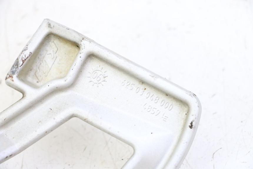 photo de SOPORTE ESTRIBERA TRASERA IZQUIERDA KTM SUPERENDURO R 950 (2005 - 2009) - Zoom estado de uso