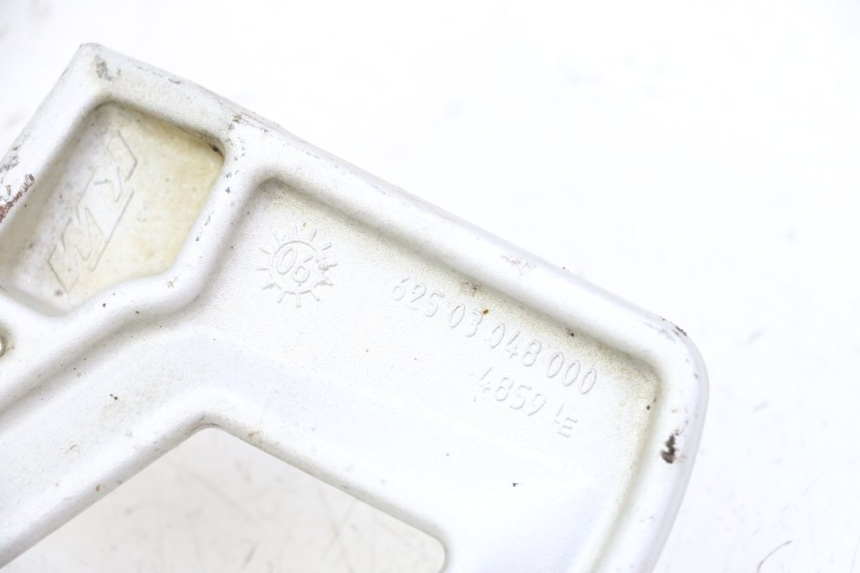 photo de SOPORTE ESTRIBERA TRASERA IZQUIERDA KTM SUPERENDURO R 950 (2005 - 2009) - Otra perspectiva