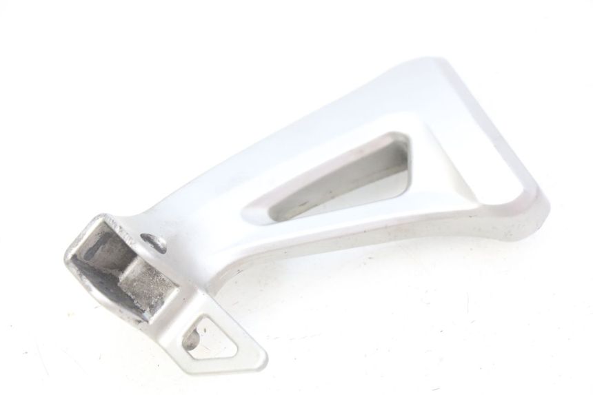 photo de PLATINA APOYA PIE TRASERO IZQUIERDO SUZUKI SV N 650 (1999 - 2002) - Otra perspectiva