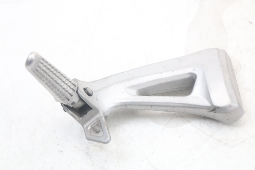 photo de PLATINA APOYA PIE TRASERO IZQUIERDO SUZUKI SV N 650 (1999 - 2002) - Vista principal