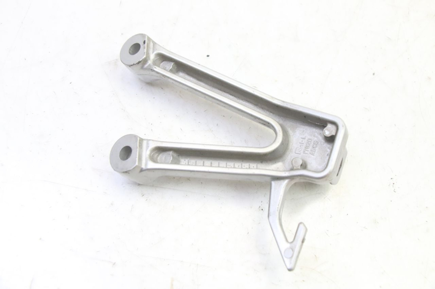 photo de SOPORTE ESTRIBERA TRASERA IZQUIERDA SUZUKI SV S 650 (2003 - 2009) - Otra perspectiva