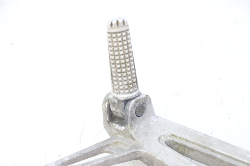 photo de SOPORTE ESTRIBERA TRASERA IZQUIERDA YAMAHA TDR DELTABOX 125 (1997 - 2003) - Detalles de los puntos de fijación