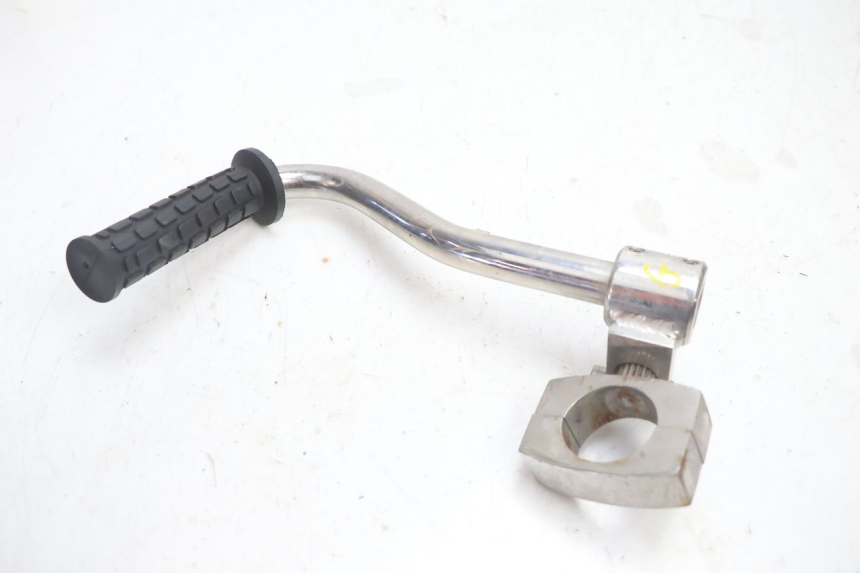 photo de SOPORTE ESTRIBERA TRASERA IZQUIERDA BOOM TRIKE FUN 500 (2004 - 2010) - Primer plano técnico
